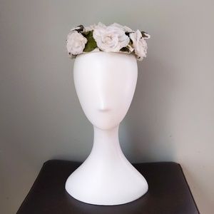 Vintage 1960s White Roses Flower Floral Festival Pillbox Crown Hat